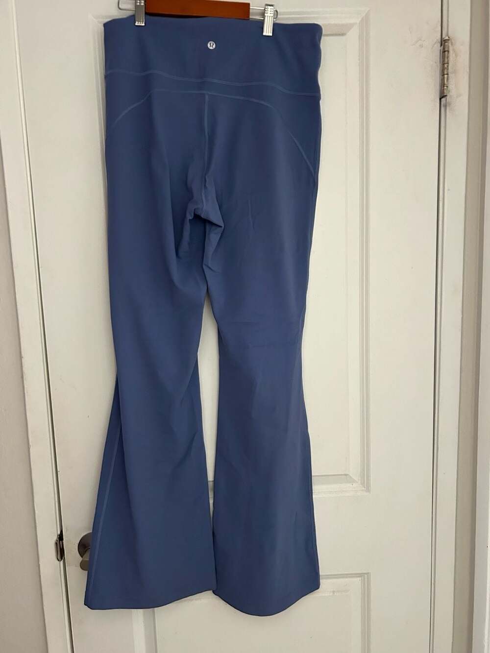 Lululemon Groove Super High-Rise Flared Yoga Pants Size 12 - Picture 2 of 4